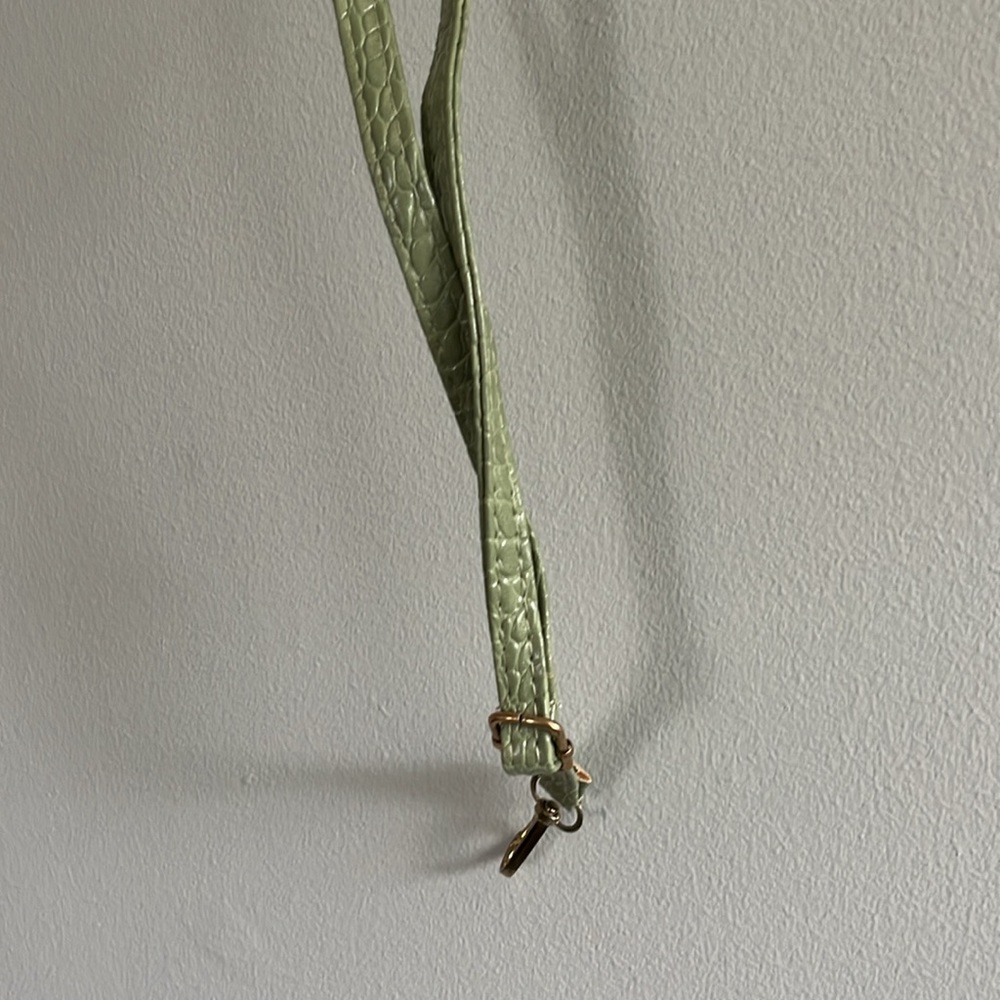 New without tags green faux crocodile mini bag - Picture 8 of 9